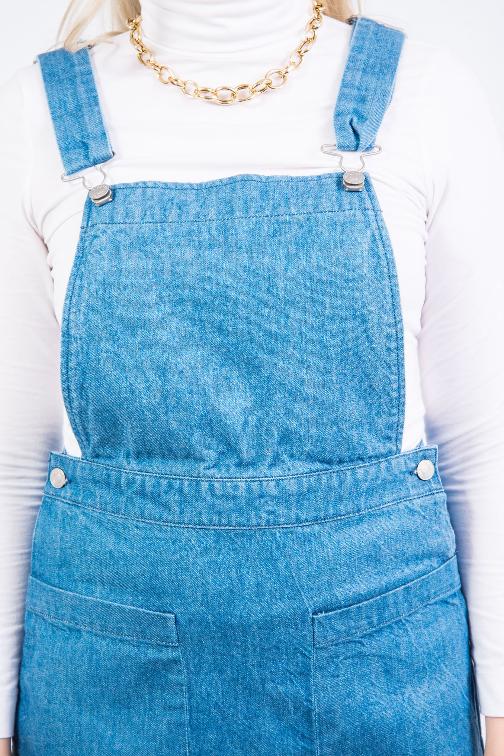 Gap Denim Dungaree Dress | THE VINTAGE SCENE The Vintage Scene Gap Denim Dungaree Dress | THE VINTAGE SCENE The Vintage Scene