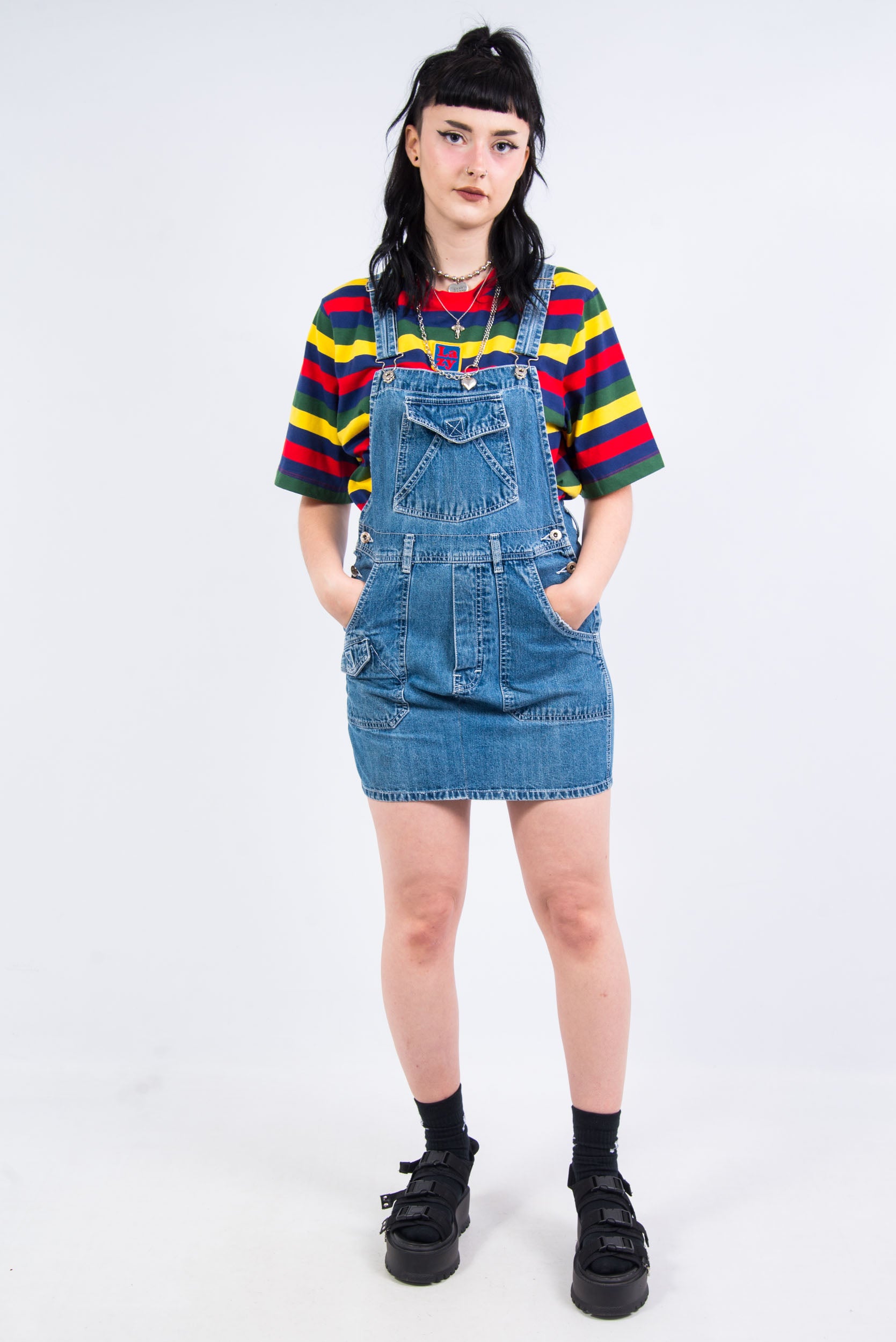 Vintage 90's Denim Short Dungaree Dress| THE VINTAGE SCENE The Vintage Scene Vintage 90's Denim Short Dungaree Dress| THE VINTAGE SCENE The Vintage Scene