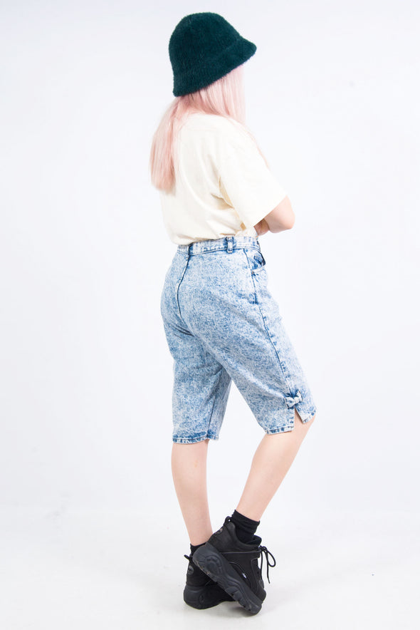 UK Fashion. The best in UK vintage fashion. Shop vintage mom shorts right now on our online vintage clothing store | THE VINTAGE SCENE.